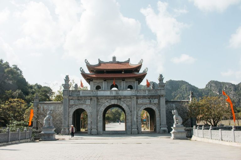 Hoa Lư – Tam Cốc – Hang Múa 1 ngày