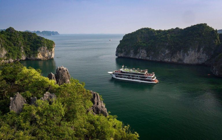 Du thuyền Dora 2 ngày 1 đêm