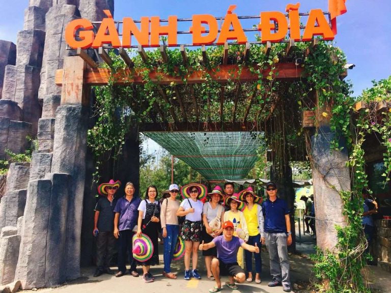 Gành Đá Dĩa – Nhà Thờ Măng Lăng – Đầm Ô Loan – Bãi Xép Gành Ông 1 ngày