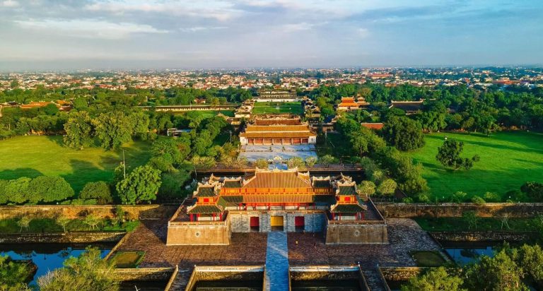 Thưởng Thức Ẩm Thực Huế