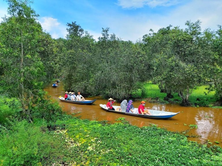 Sài Gòn – Châu Đốc – Rừng Tràm Trà Sư – Núi Cấm 2 ngày 1 đêm