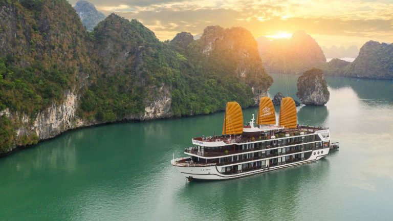 Du thuyền La Regina Legend 2 ngày 1 đêm